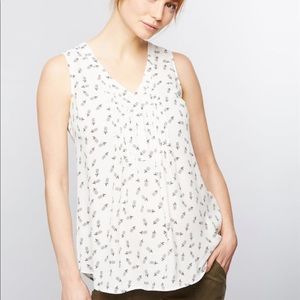 A Pea in a Pod White  w Pineapple maternity blouse
